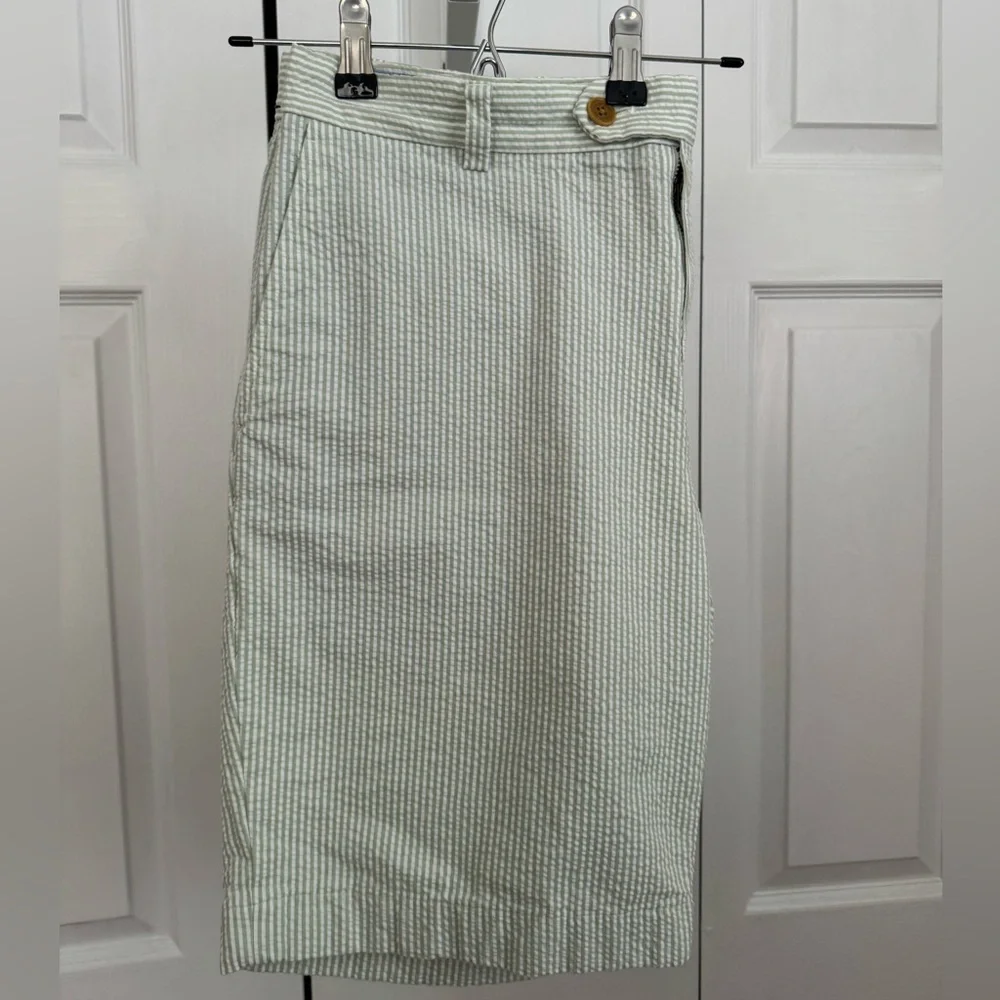 Brooks Brothers Washed Stretch Cotton Seersucker Shorts - Picture 9 of 12